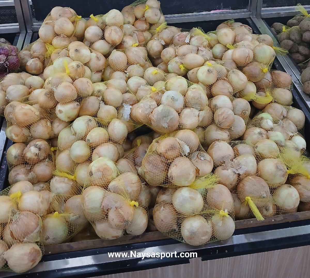 White Onion (1kg) - fresh grocery product